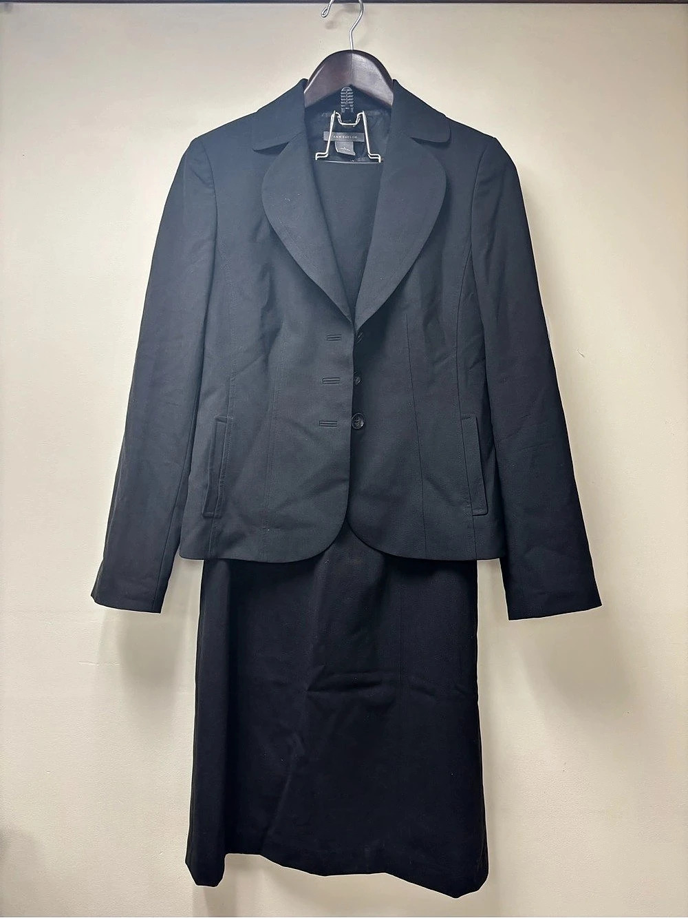 Ann Taylor Black Suit Set Size 4